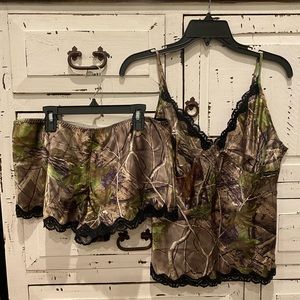Intimates camo set, Lingerie.